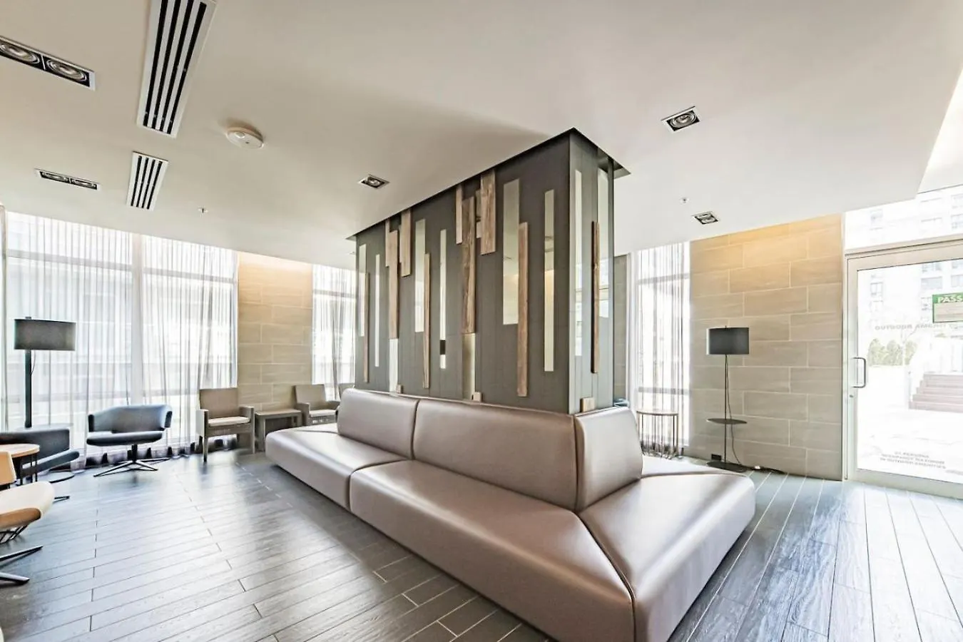 Luxe 5Bd Unit Sleeps 11 - Hospitals Mtcc Ttc Acc Apartment Toronto