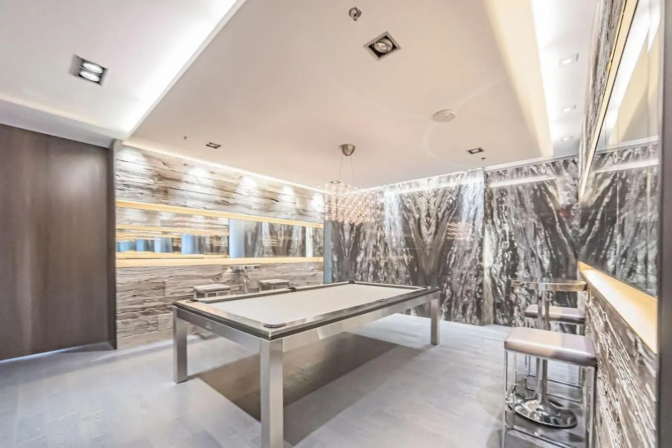 Luxe 5Bd Unit Sleeps 11 - Hospitals Mtcc Ttc Acc Apartment Toronto Canada