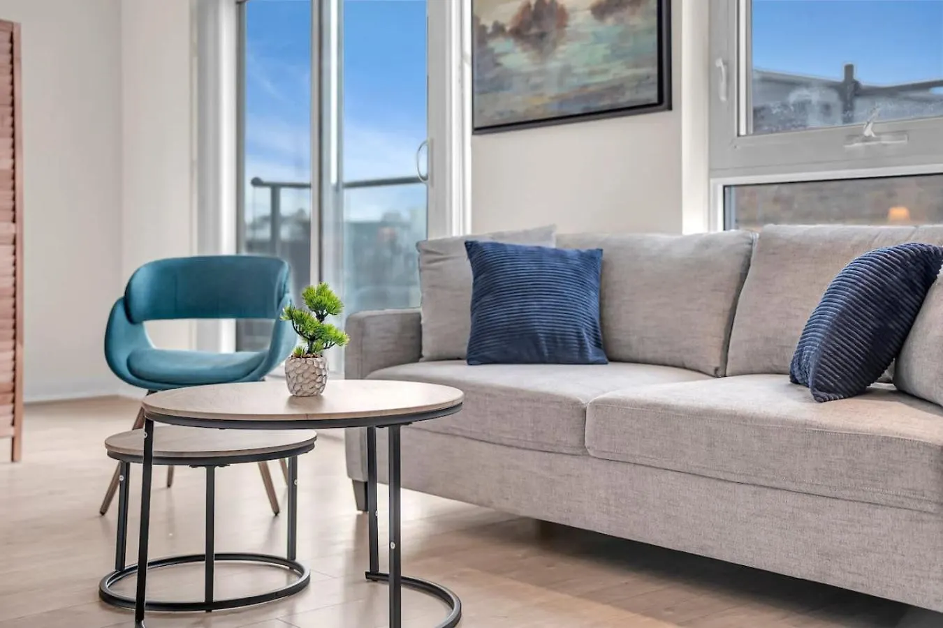 Luxe 5Bd Unit Sleeps 11 - Hospitals Mtcc Ttc Acc Apartment Toronto